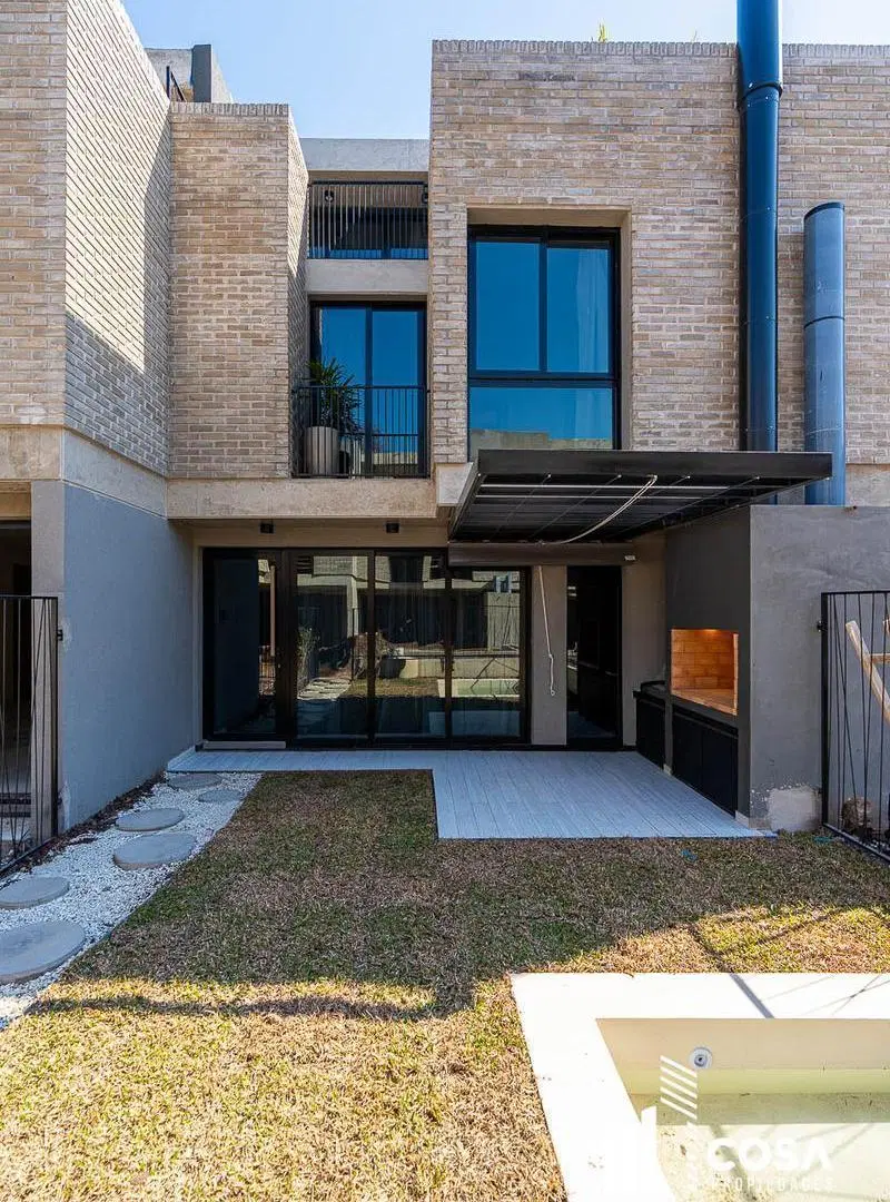 Venta Casa 3 dormitorios con amenities premium y cochera Fisherton Rosario 2