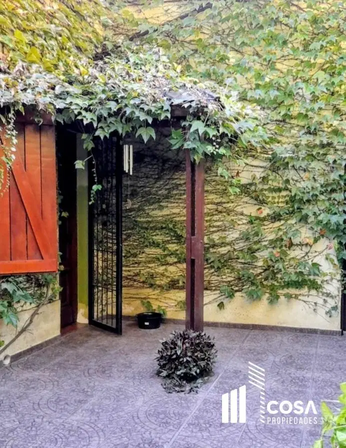 Venta Casa 3 dormitorios con patio Echesortu Rosario 3