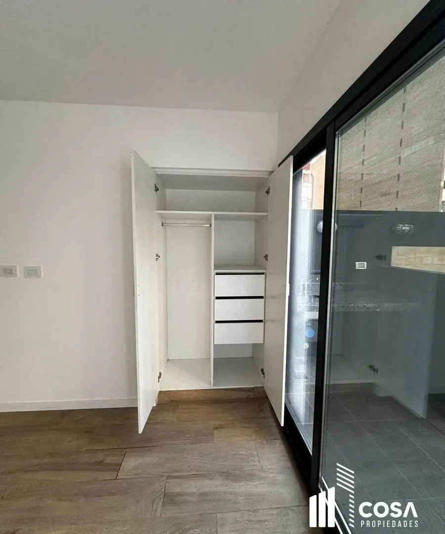 Venta Departamento Monoambiente con patio y parrilla Abasto Rosario 4