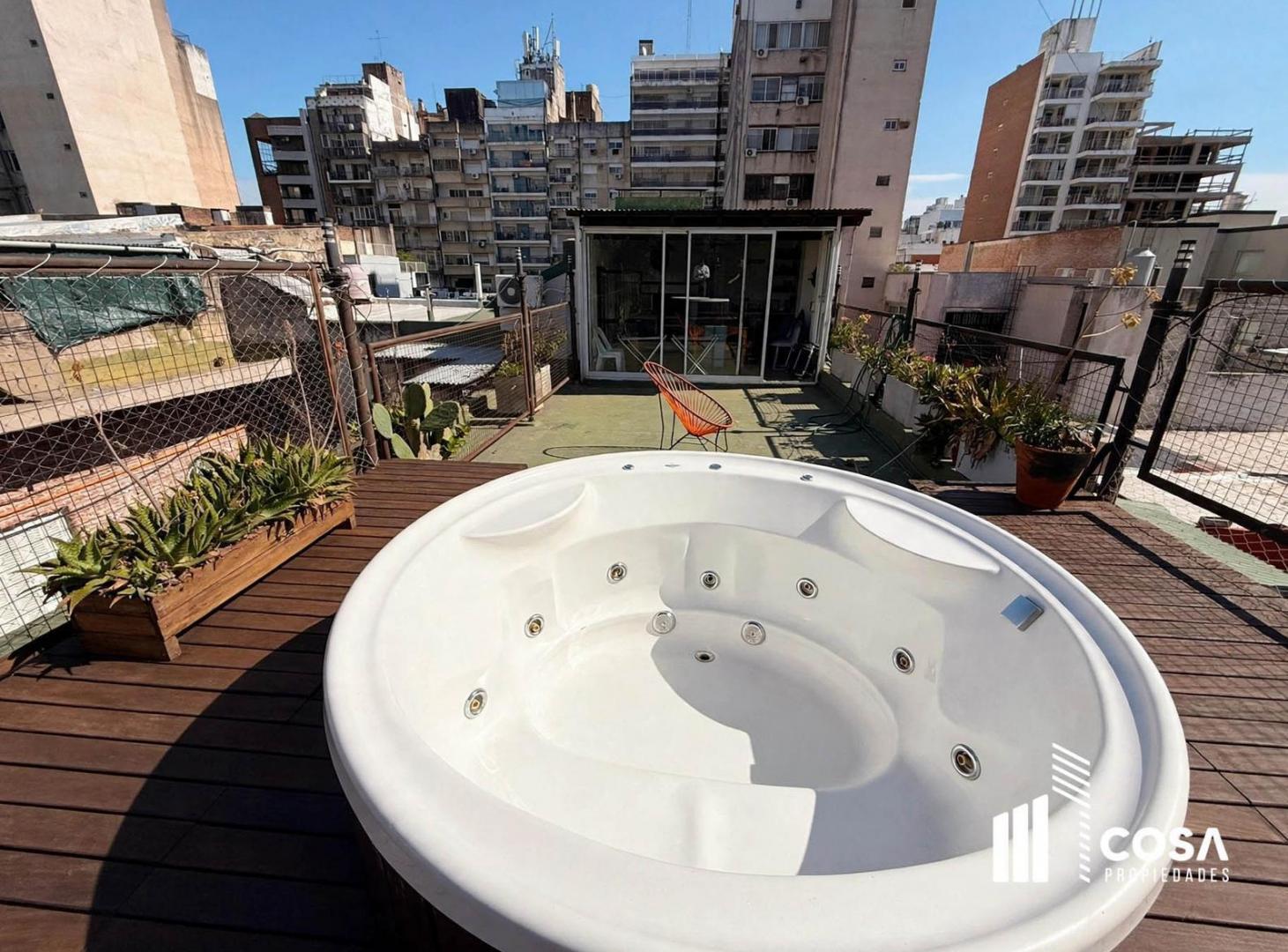 Foto de Venta Casa 3 dormitorios con amplia terraza Centro Rosario, imagen 1