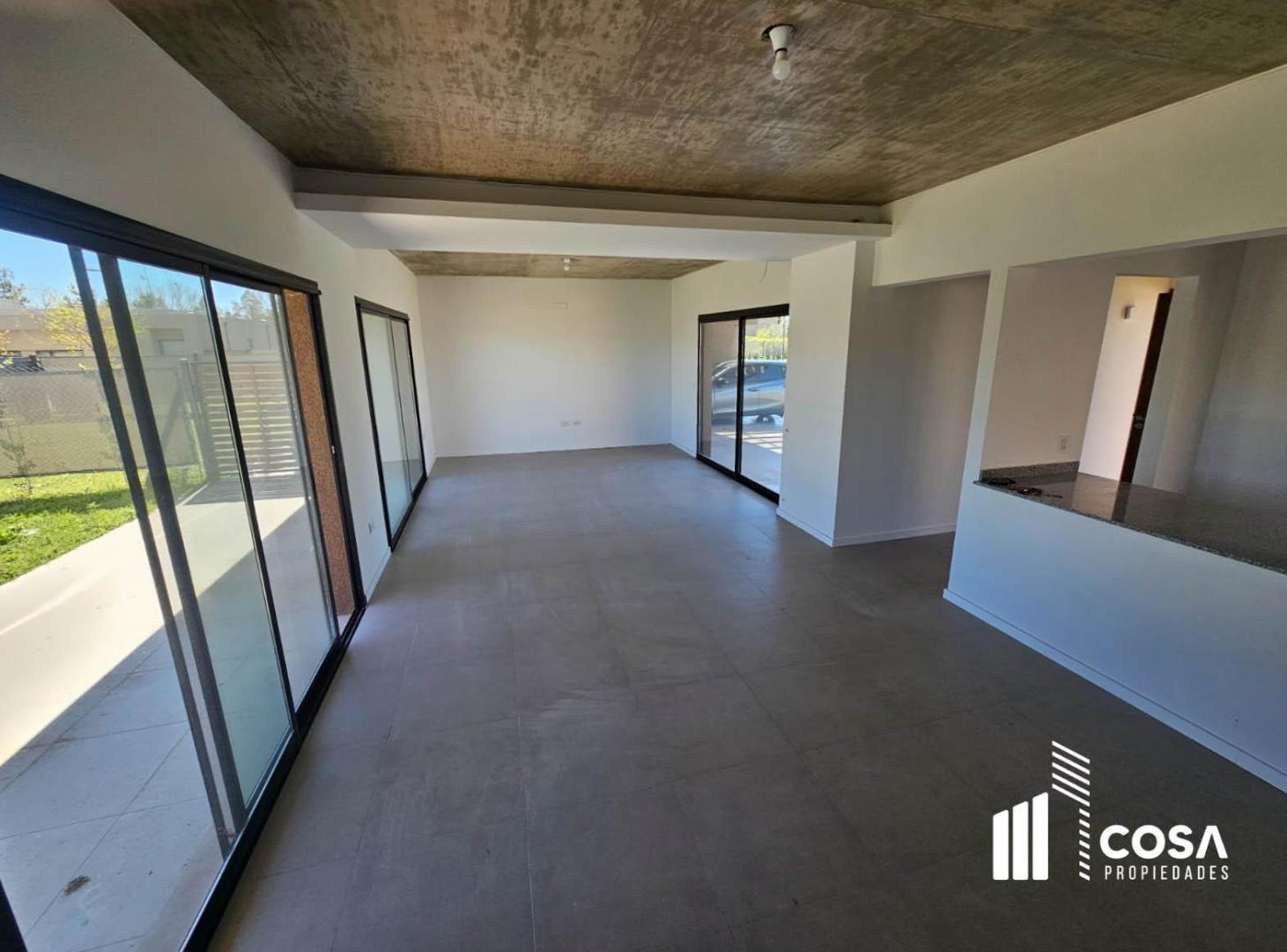 Foto de Venta Casa 2 dormitorios con jardín y pileta CONDOMINIOS DON MATEO Funes, imagen 3