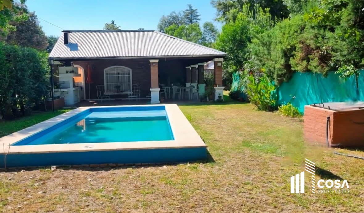 Foto de Venta Casa 1 dormitorio más escritorio con jardín y piscina Funes Santa, imagen 3