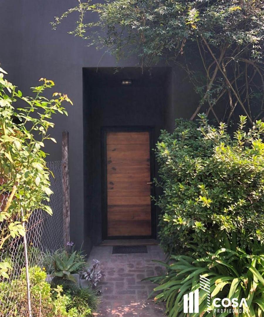 Foto de Venta Casa 3 dormitorios con jardín y piscina Fisherton Rosario, imagen 3