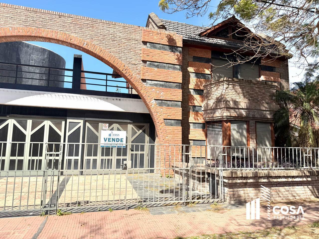 Foto de Venta Casa 3 dormitorios con jardín de pequeñas dimensiones cerca del, imagen 1