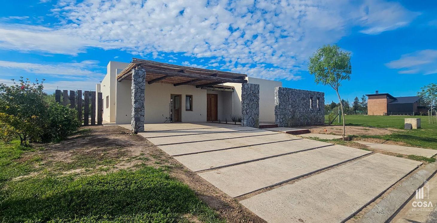 Foto de Venta Casa 3 dormitorios a estrenar Vida Barrio Cerrado Funes, imagen 2