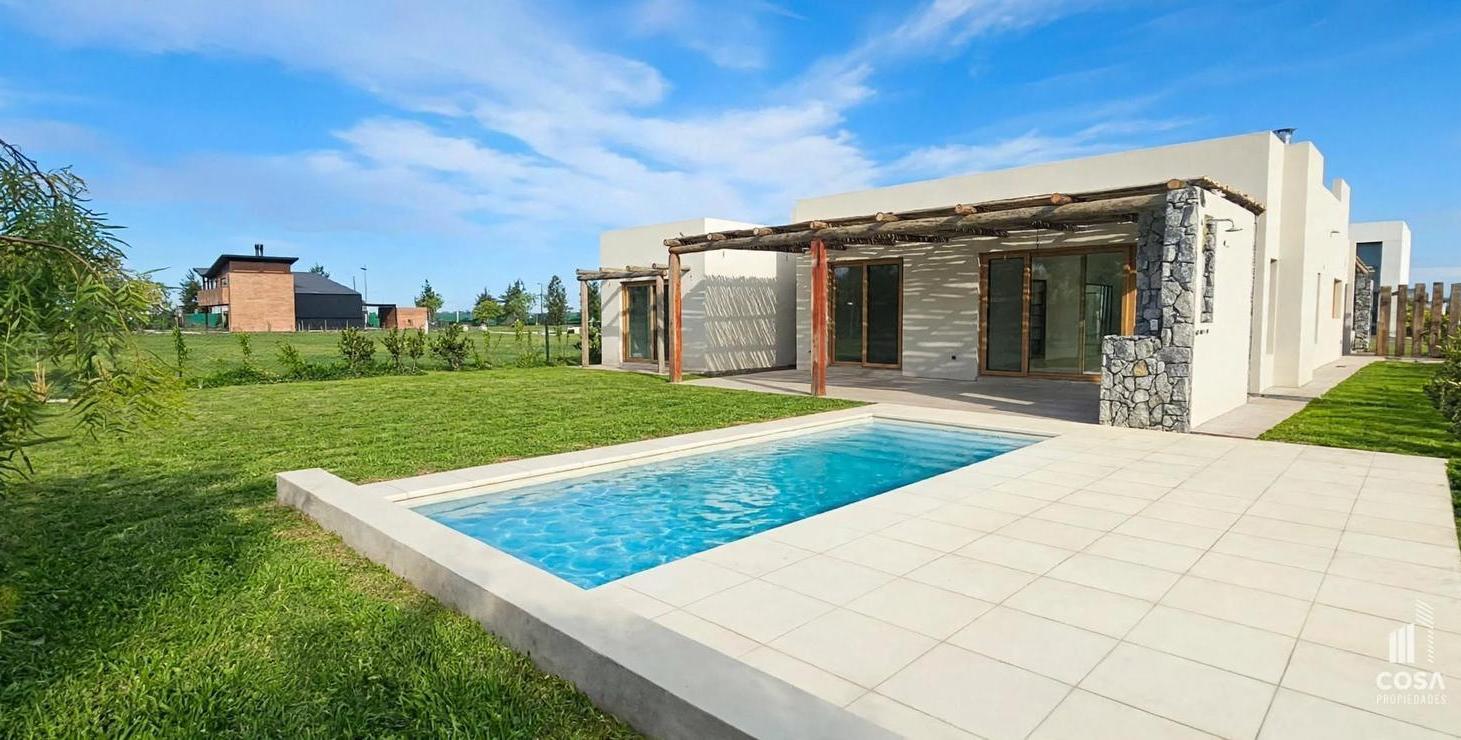 Foto de Venta Casa 3 dormitorios a estrenar Vida Barrio Cerrado Funes, imagen 1