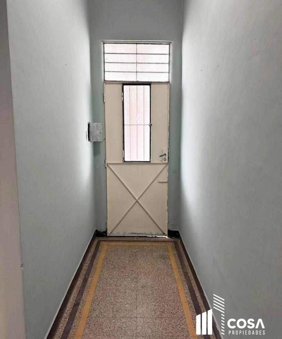 Foto de Venta Casa 2 dormitorios con patio y cochera Luis Agote Rosario, imagen 3