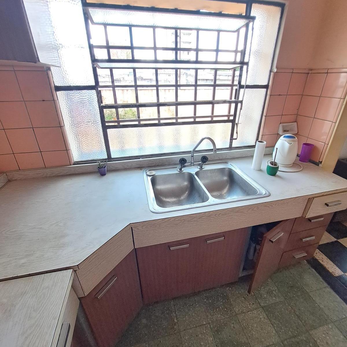 Foto de Departamento Planta Alta ECHESORTU AVELLANEDA/MENDOZA, imagen 2