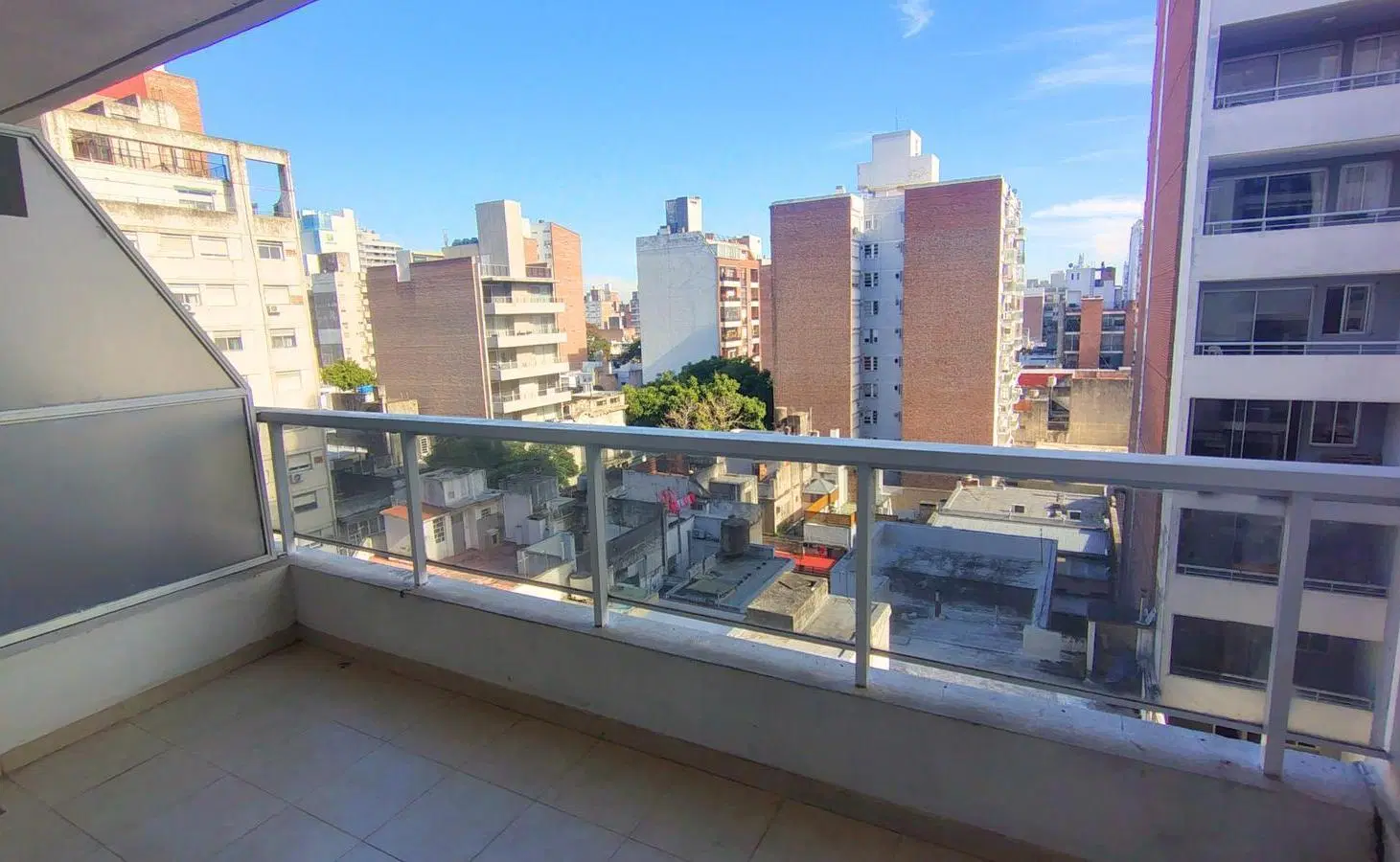 Semipiso con dos balcones. Un dormitorio. 3