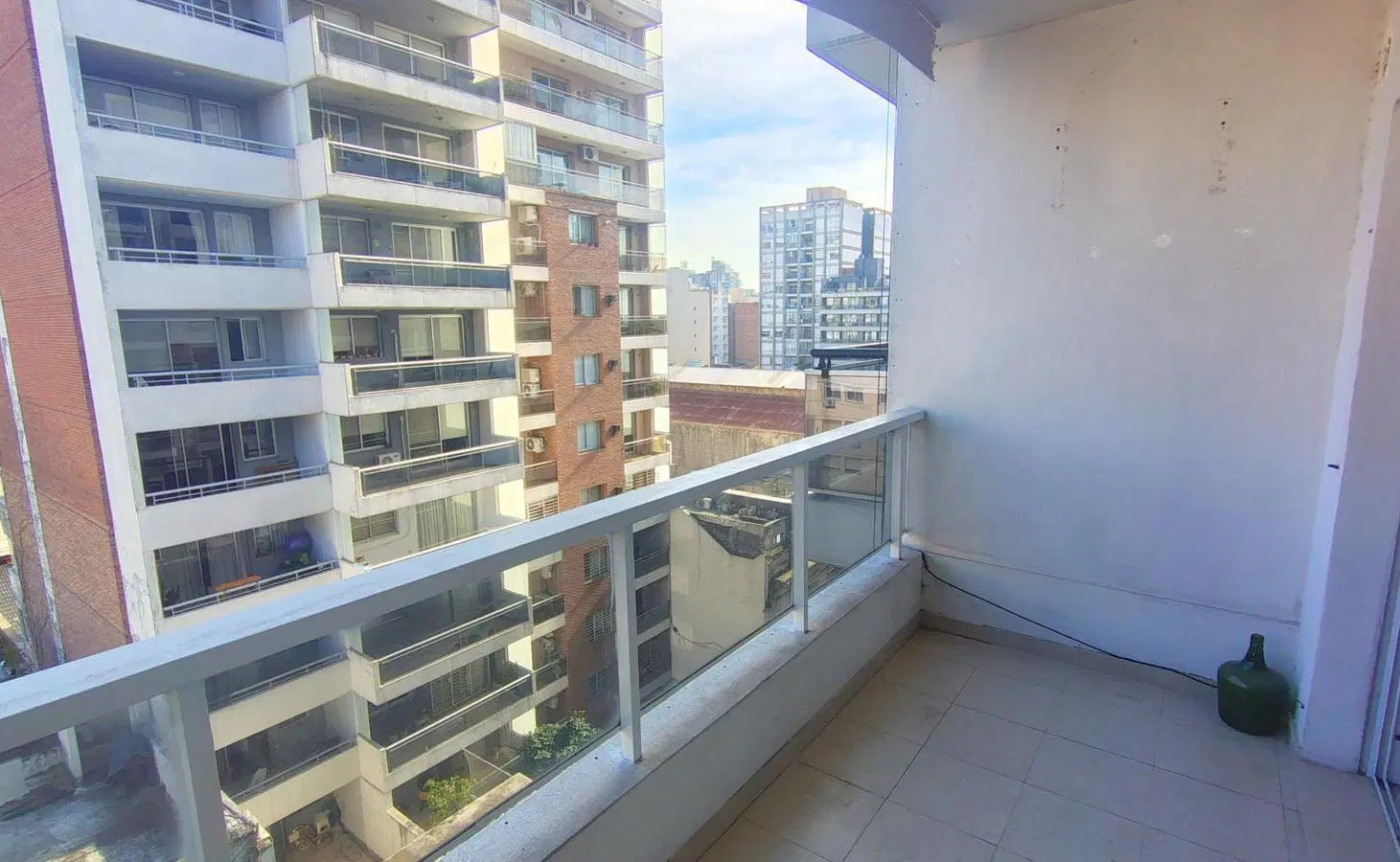 Semipiso con dos balcones. Un dormitorio. 2
