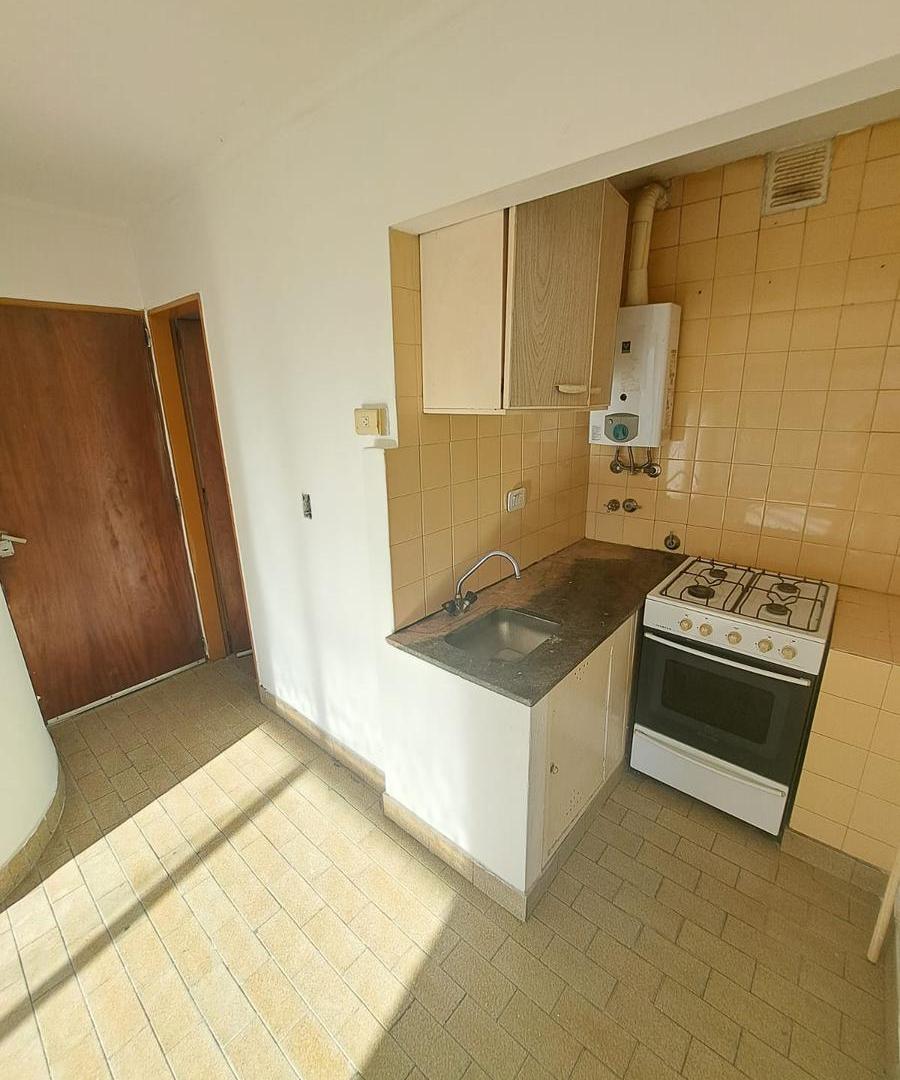 Foto de Juan manuel de Rosas 1227. Un dormitorio con Balcón. Segundo piso por, imagen 1