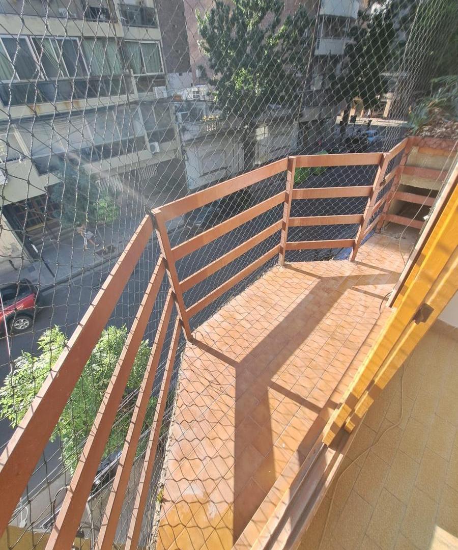 Foto de Juan manuel de Rosas 1227. Un dormitorio con Balcón. Segundo piso por, imagen 5