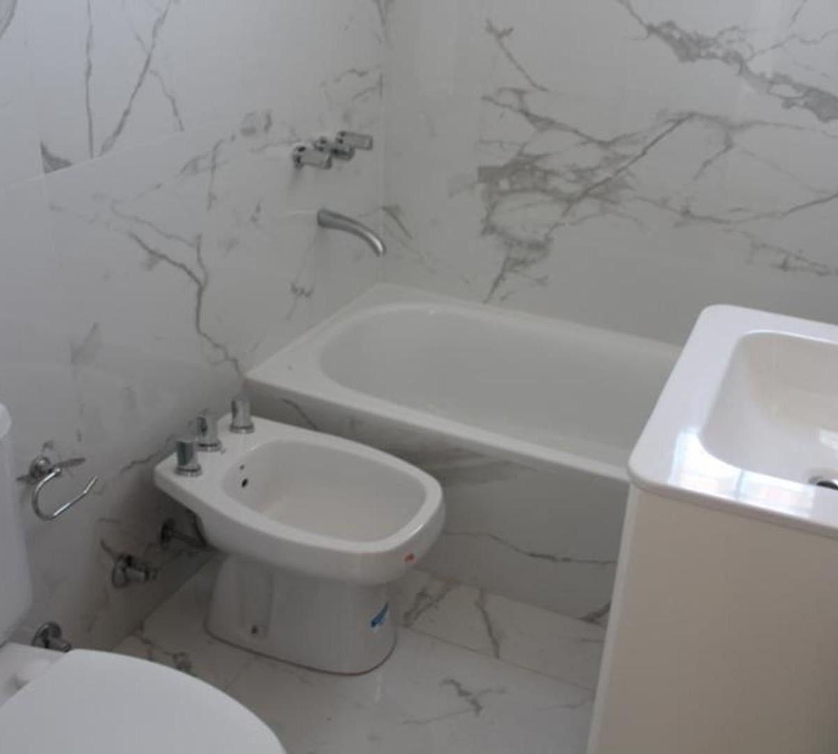 Departamento de 2 Amb. con balcones aterrazados y parrilla