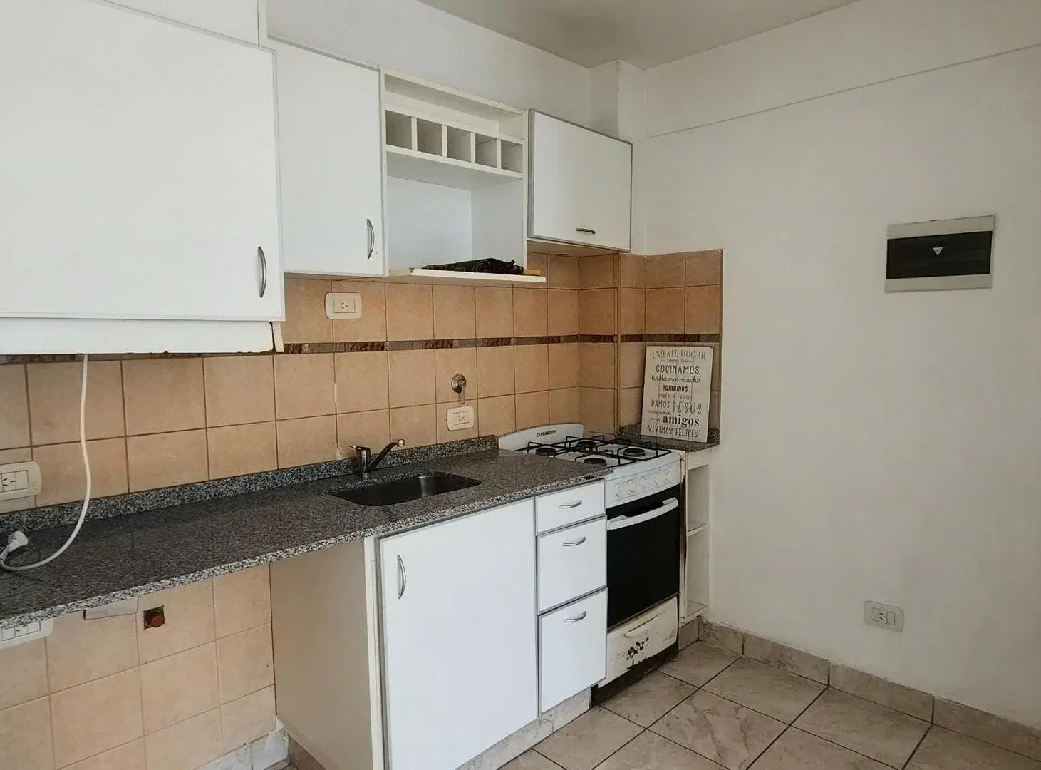 Departamento de dos amb. balcón al frente 2