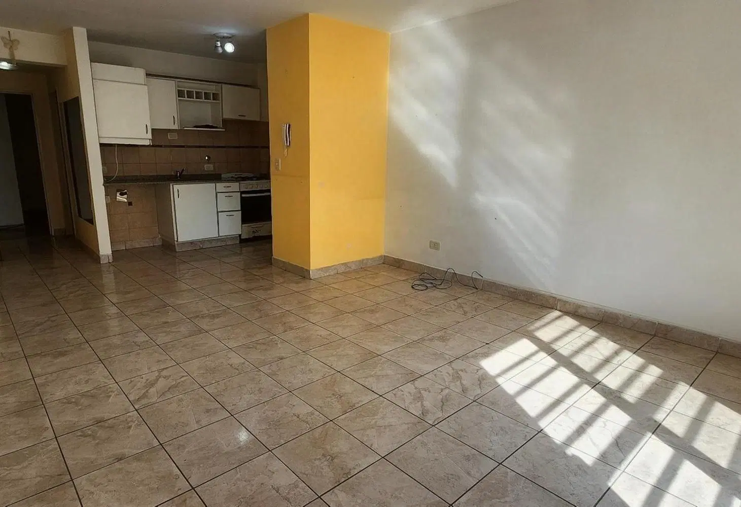 Departamento de dos amb. balcón al frente 3