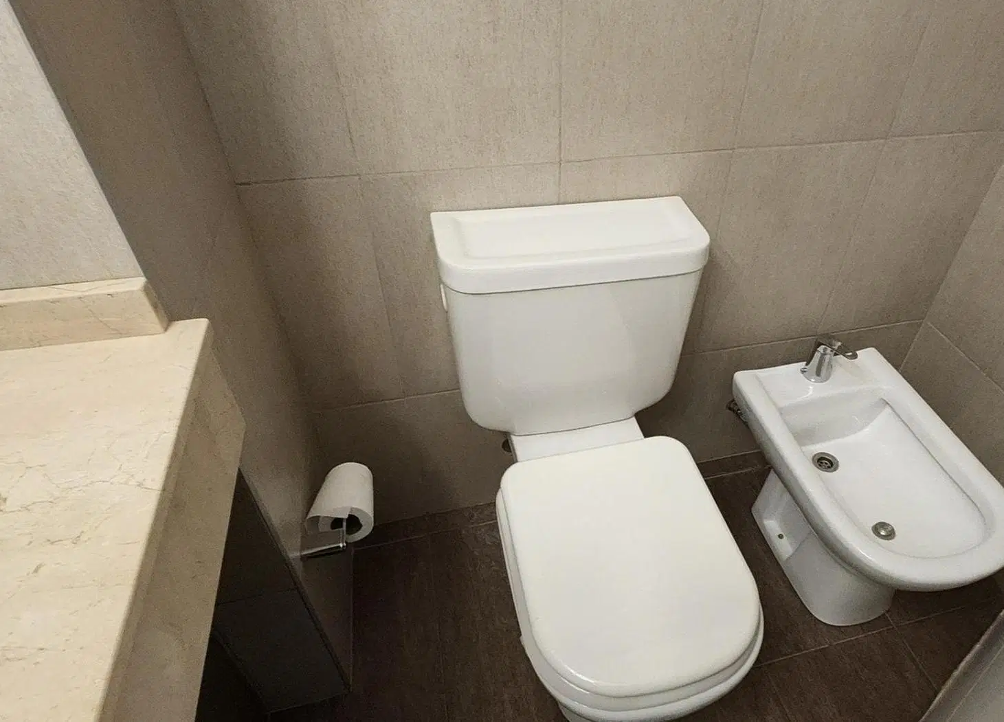 Departamento de 4 ambientes con balcon y dos garaje cubierto 3