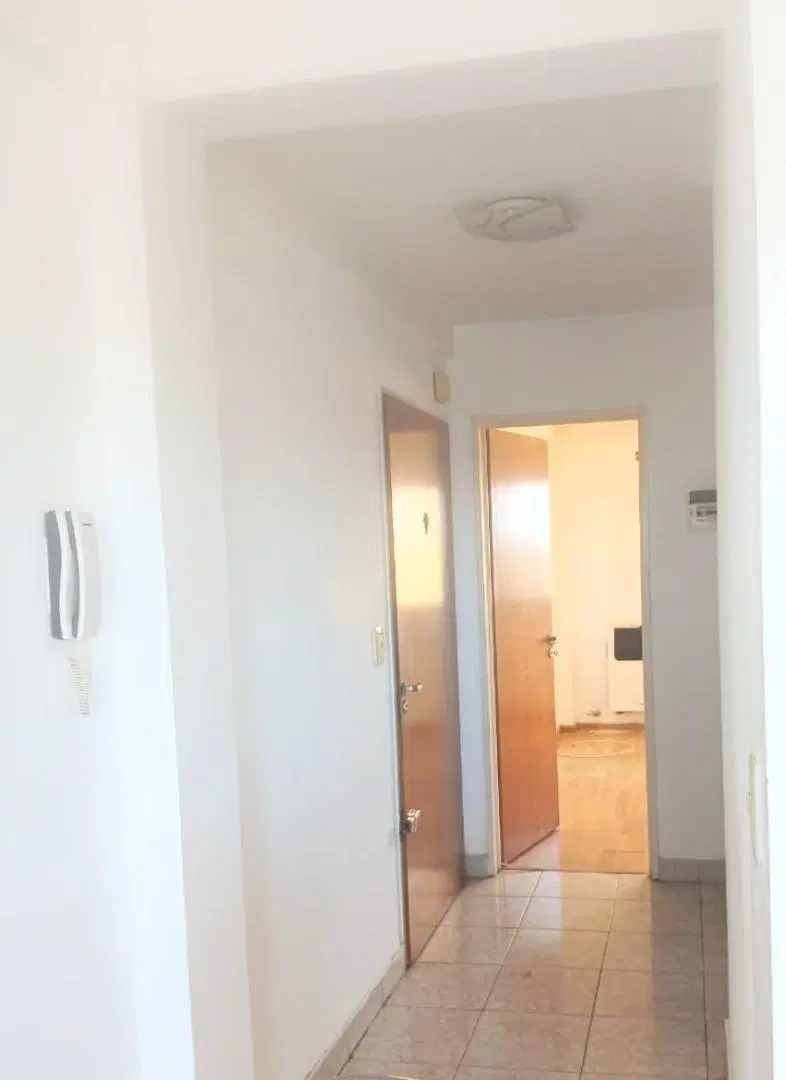 DEPARTAMENTO DE DOS AMB.  2 COCHERAS /BALCON AL CONTRAFRENTE 3