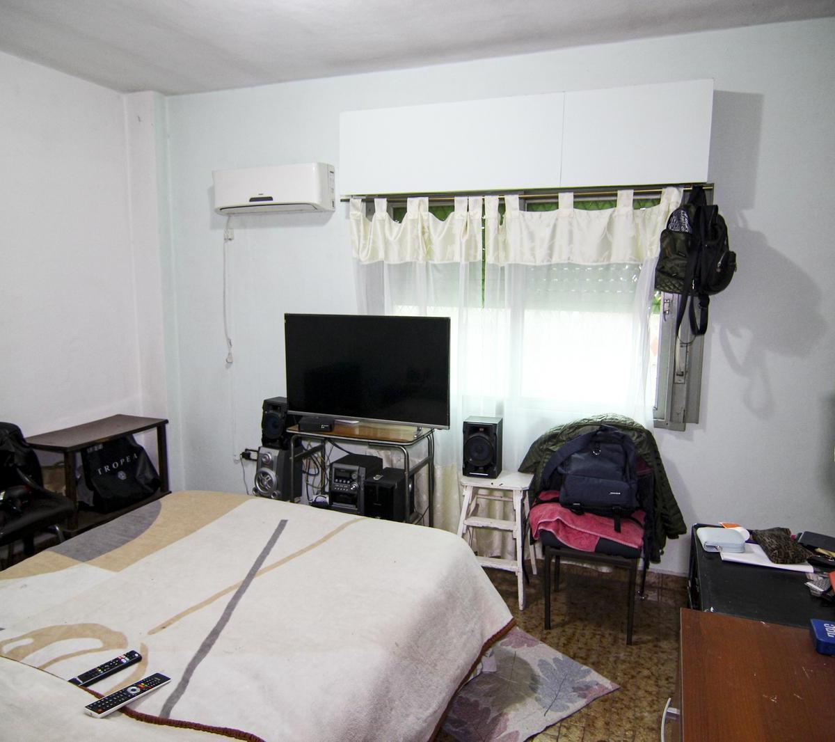 Casa de 4 Ambientes con Hermoso Parque en Hurlingham 4