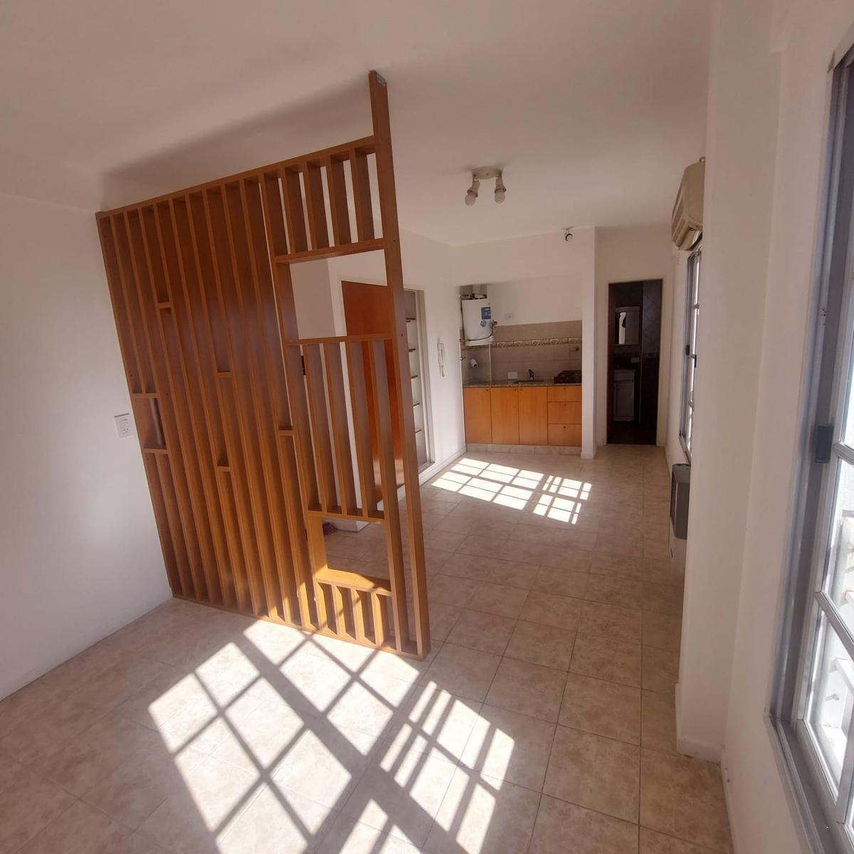 Departamento en Moron, Mono Ambiente Apto Profesional. 3