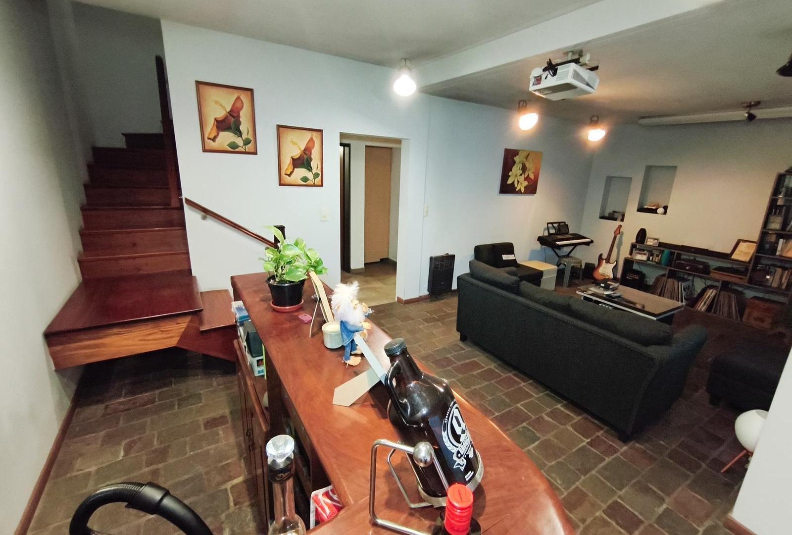 Excelente Casa a la Venta en VIlla Luzuriaga!!!