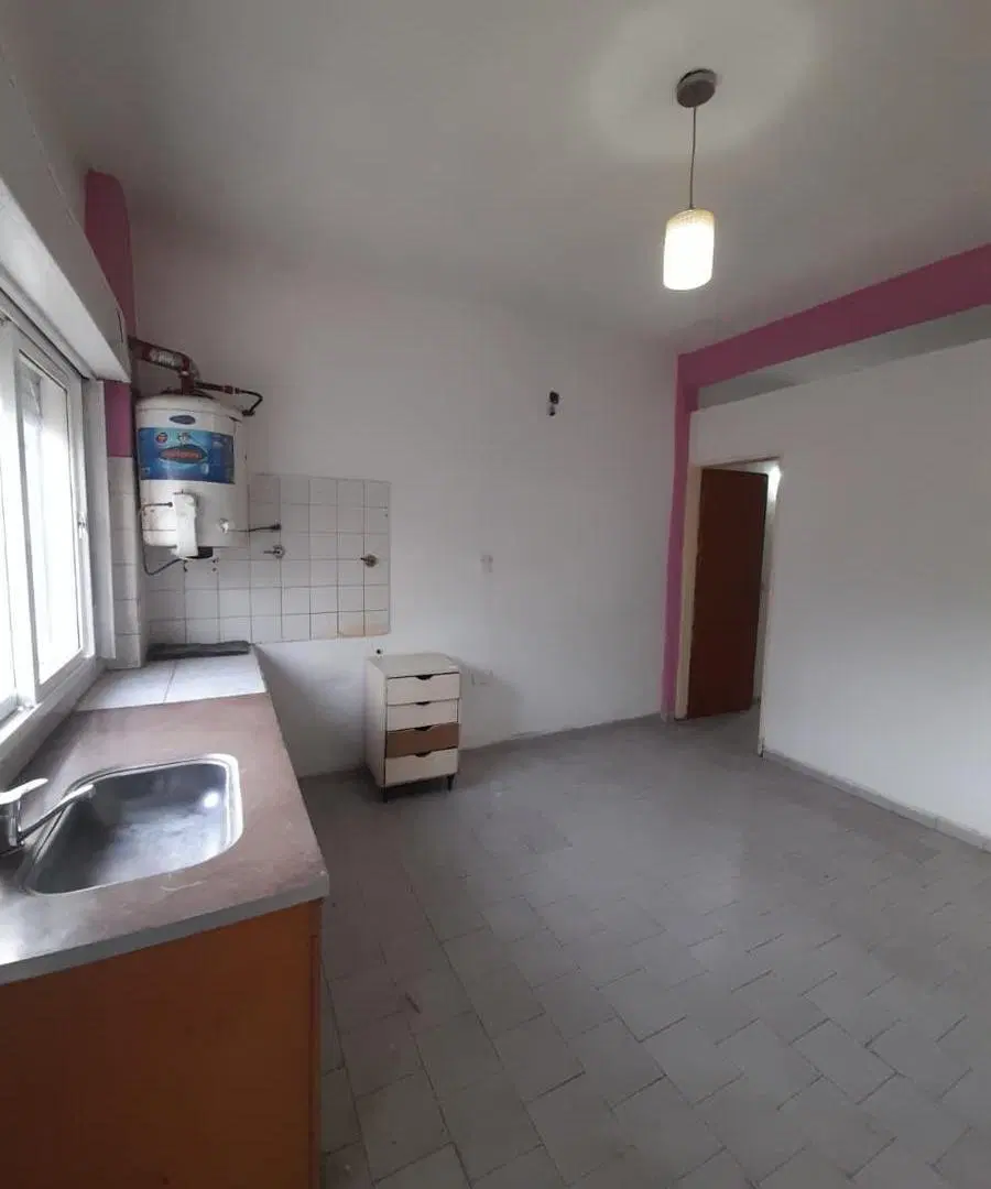 Alquiler Departamento 1 amb con pequeña division - S.Justo (Ctro) 2