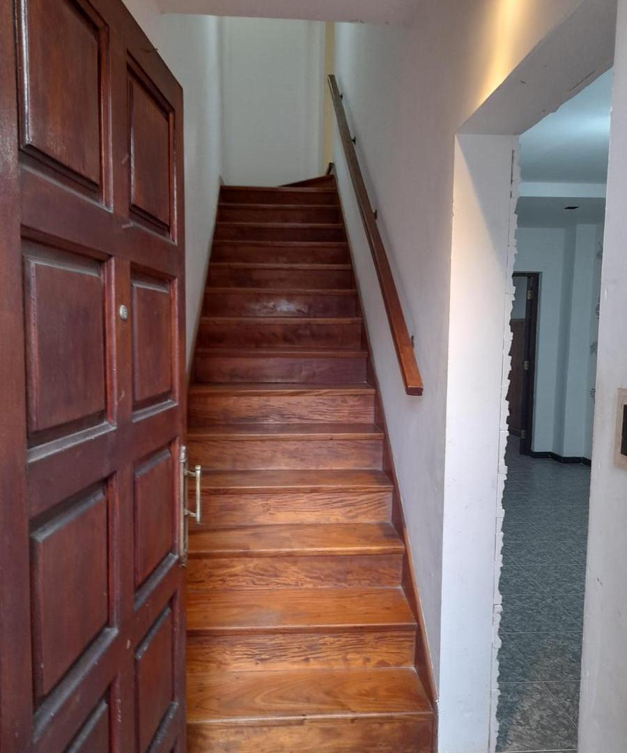 Triplex 4 ambientes con cochera y patio - Villa Luzuriaga
