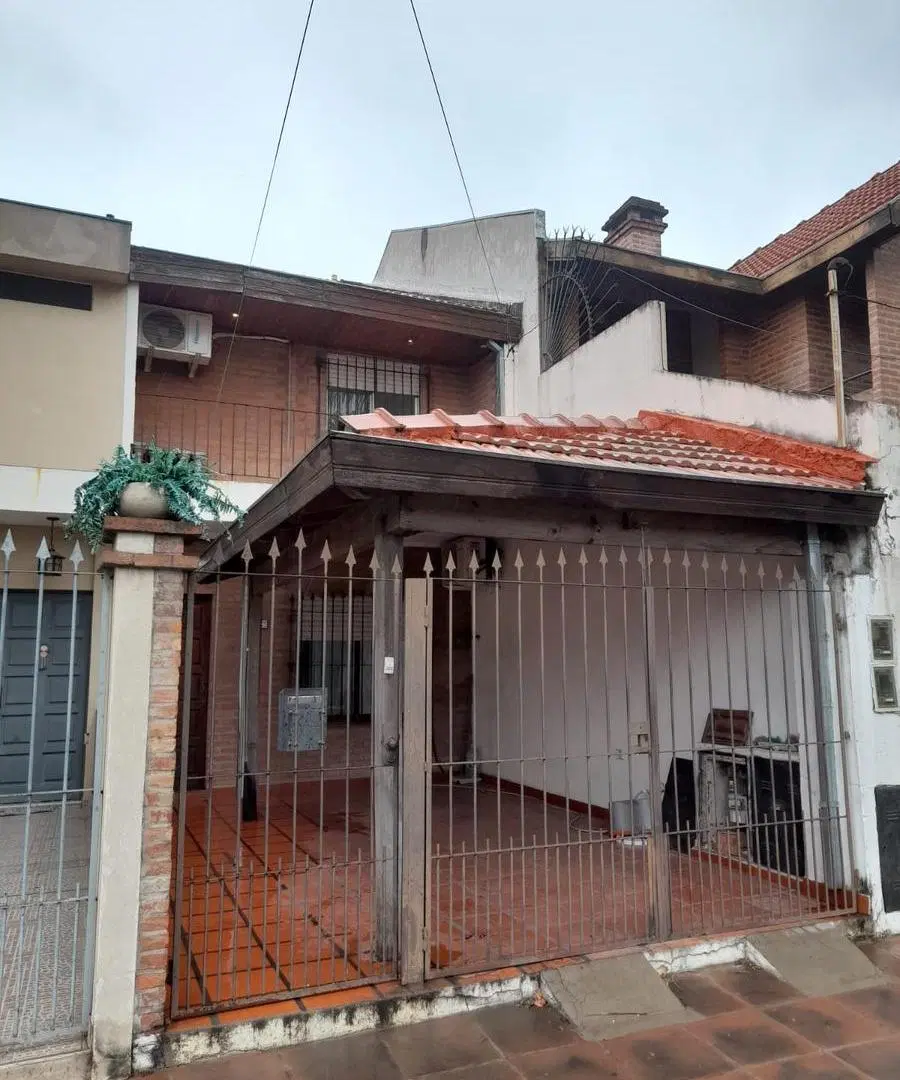 Triplex 4 ambientes con cochera y patio - Villa Luzuriaga 2