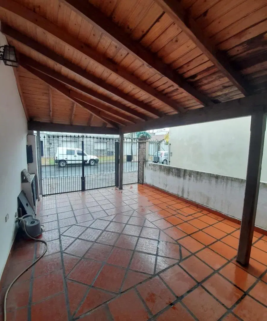 Triplex 4 ambientes con cochera y patio - Villa Luzuriaga 3