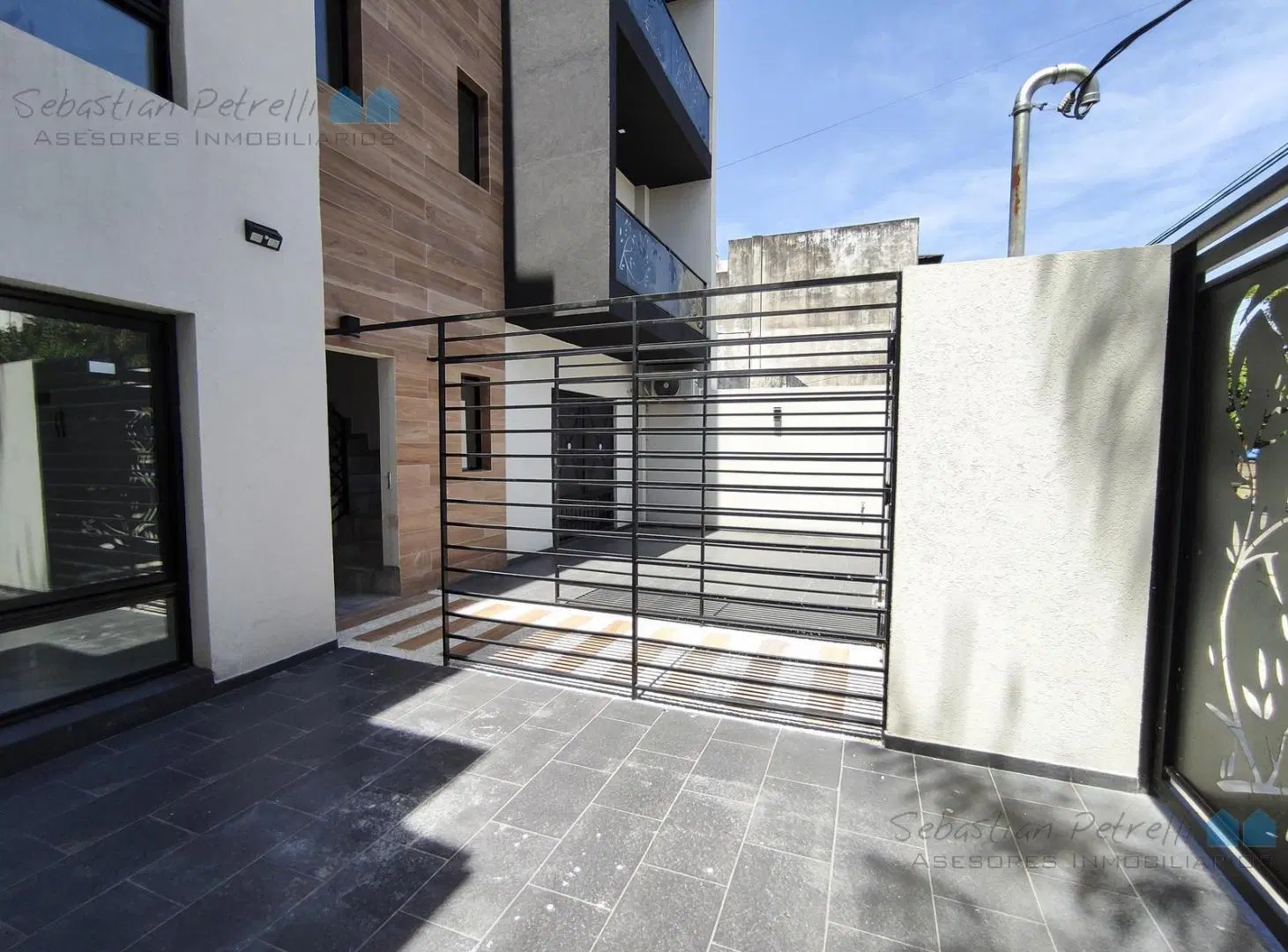 Departamento 2 ambientes en Planta Baja con Cochera en Villa Luzuriaga 3