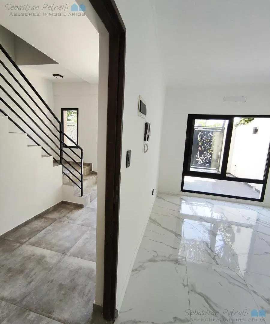 Departamento 2 ambientes en Planta Baja con Cochera en Villa Luzuriaga 8