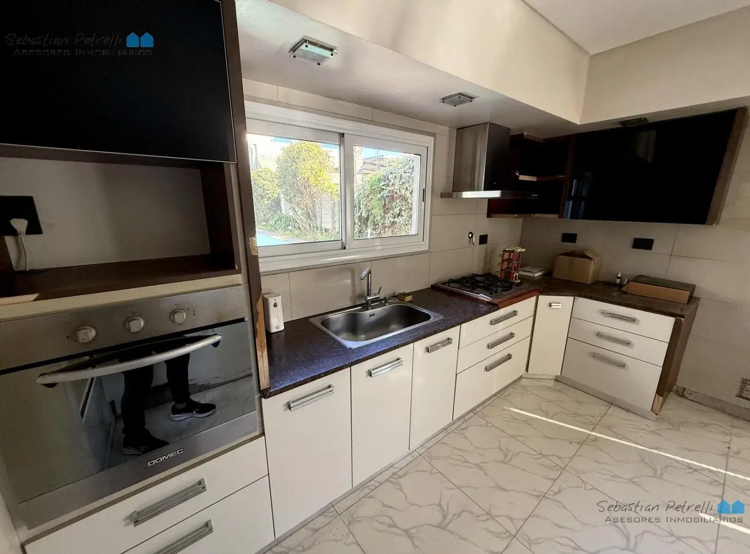 Casa en venta 5 ambientes con piscina y quincho en Villa Luzuriaga 8
