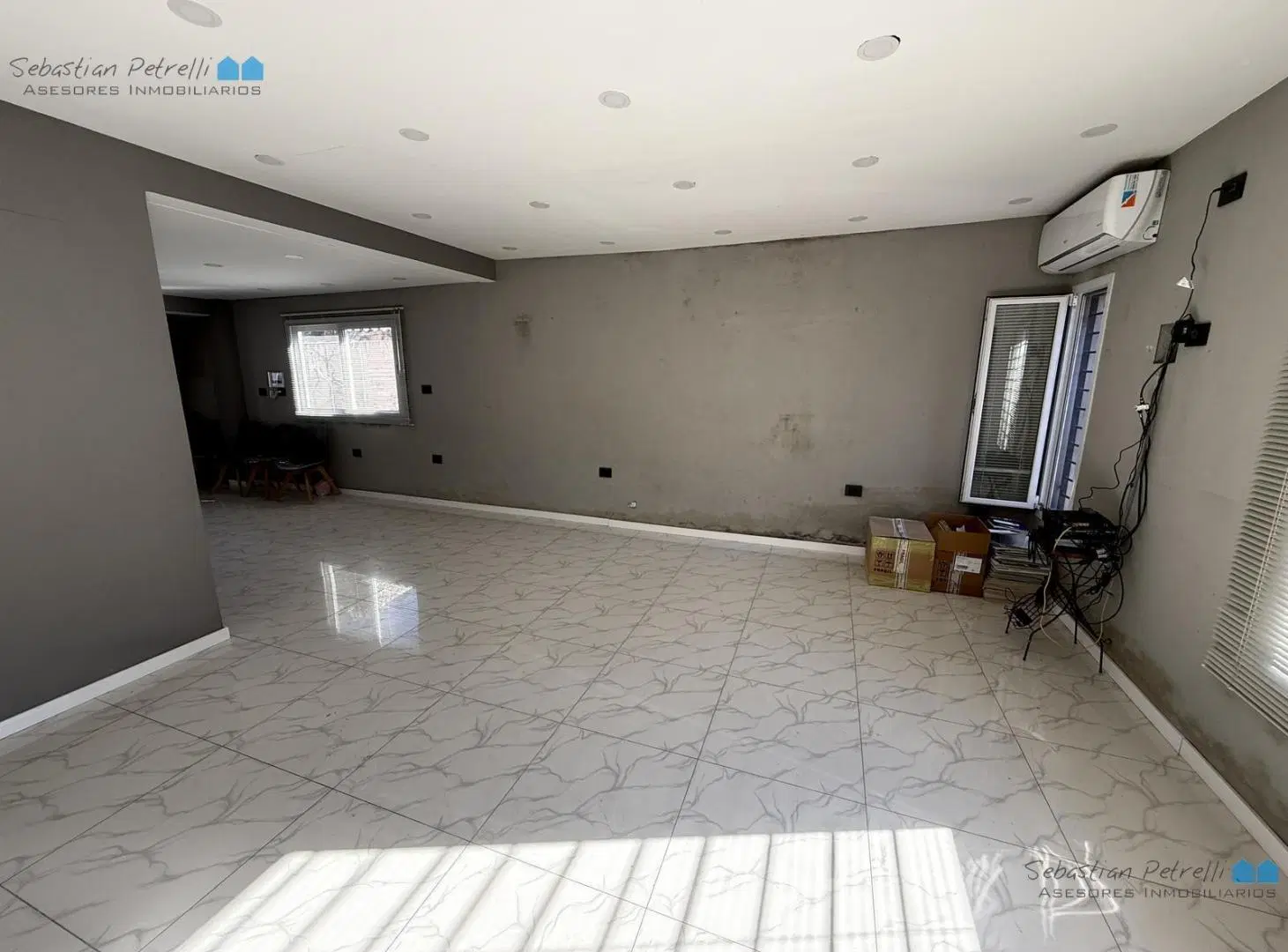 Casa en venta 5 ambientes con piscina y quincho en Villa Luzuriaga 3