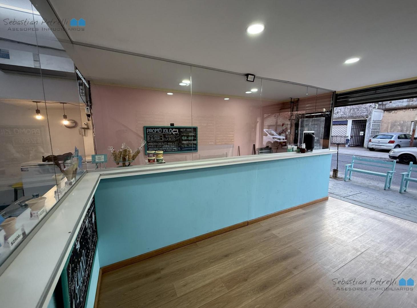 Foto de Local en venta de 51 metros cuadrados con dos baños en calle América al, imagen 1