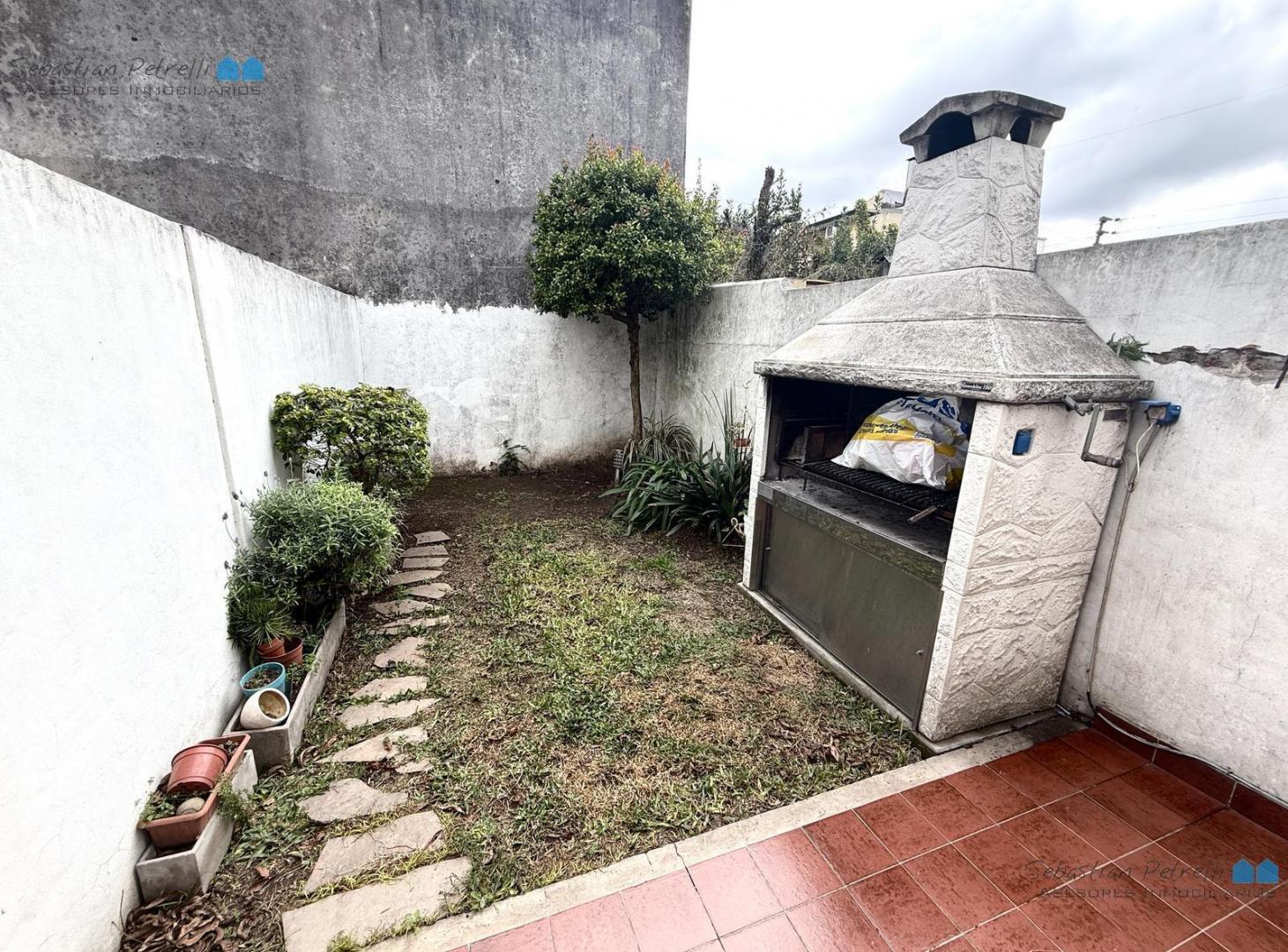 Foto de Vivi super cerca del centro comercial de Luzuriaga con este Triplex de, imagen 5