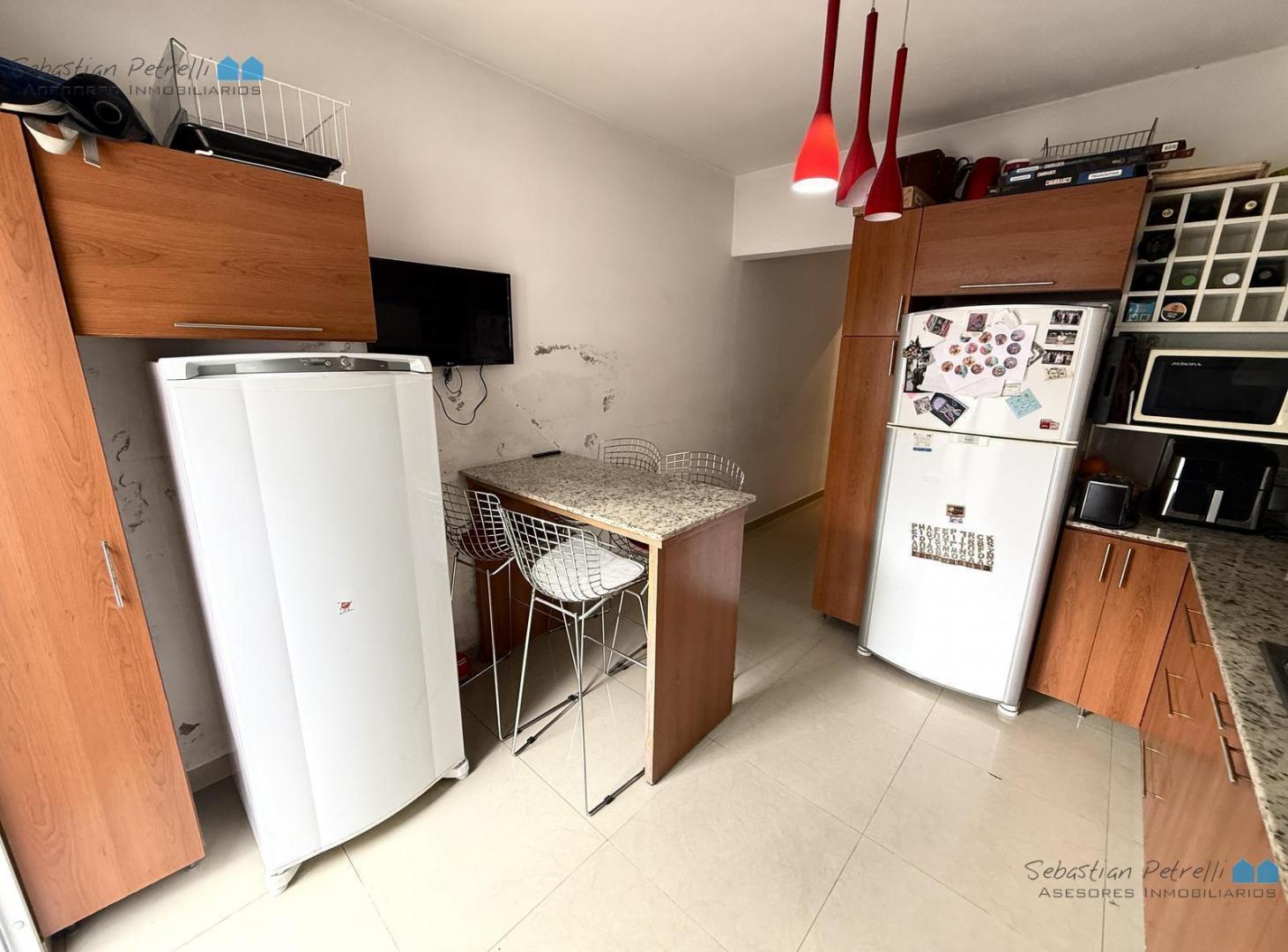 Foto de Vivi super cerca del centro comercial de Luzuriaga con este Triplex de, imagen 2