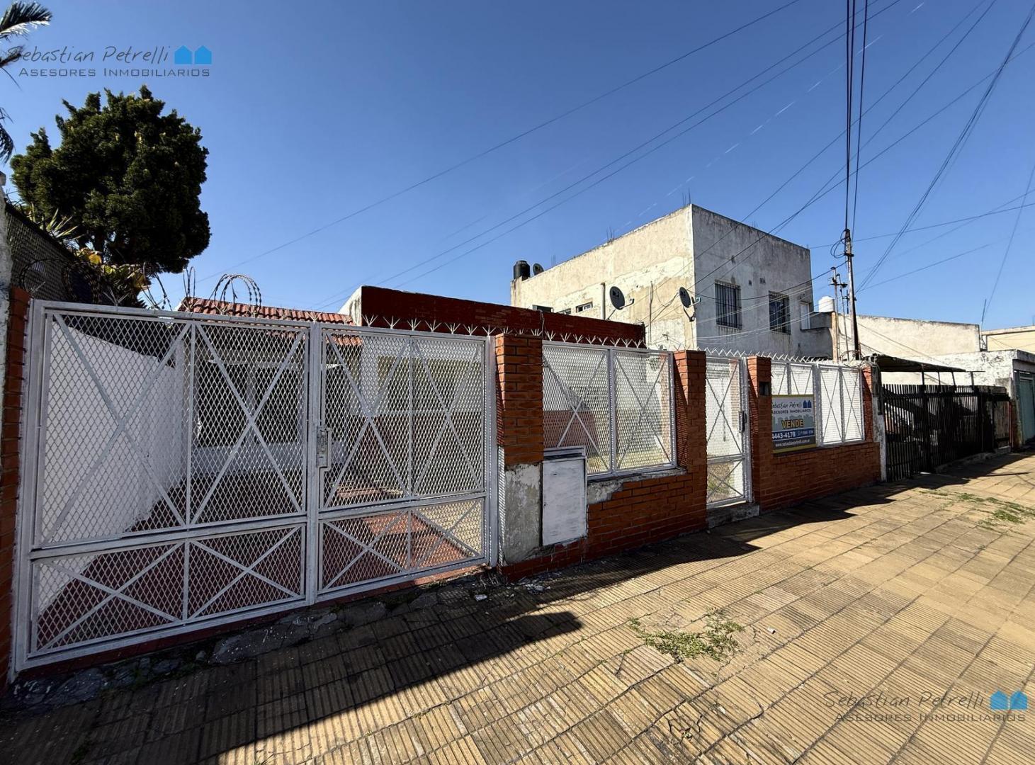 Foto de Casa en lote propio de 4 ambientes, con jardin, patio con parrilla y, imagen 4