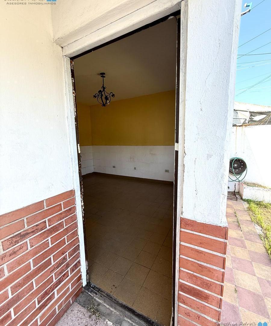 Foto de Casa en lote propio de 4 ambientes, con jardin, patio con parrilla y, imagen 5