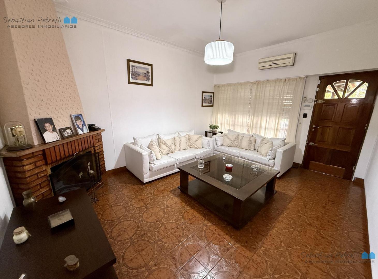 Foto de Venta Casa de 4 Ambientes en Villa Luzuriaga Apto Credito, imagen 3