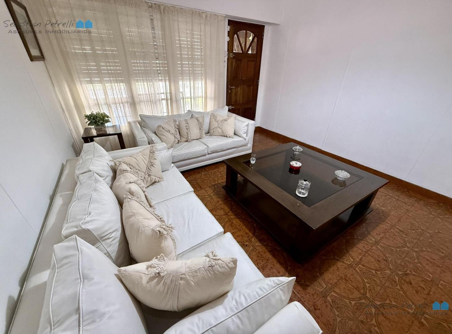 Foto de Venta Casa de 4 Ambientes en Villa Luzuriaga Apto Credito, imagen 2
