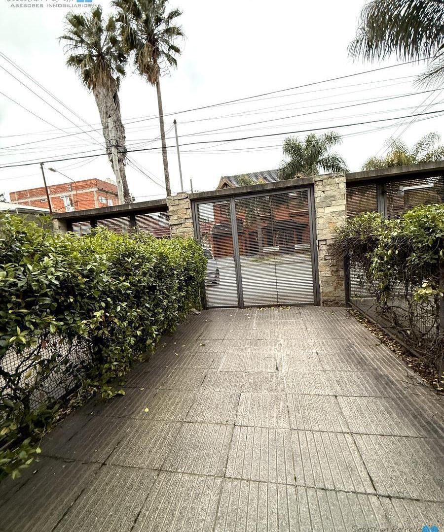 Foto de VENTA de DUPLEX 3 ambientes de categoria Apto Credito en Villa Luzuriaga, imagen 3