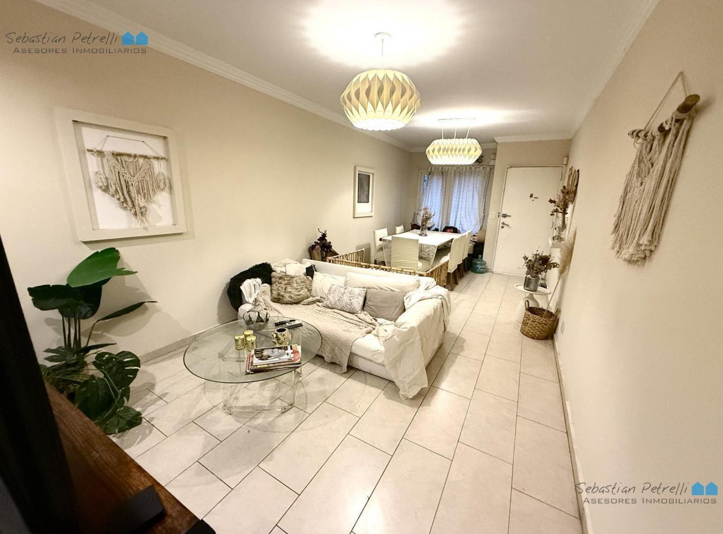 Foto de VENTA de DUPLEX 3 ambientes de categoria Apto Credito en Villa Luzuriaga, imagen 2