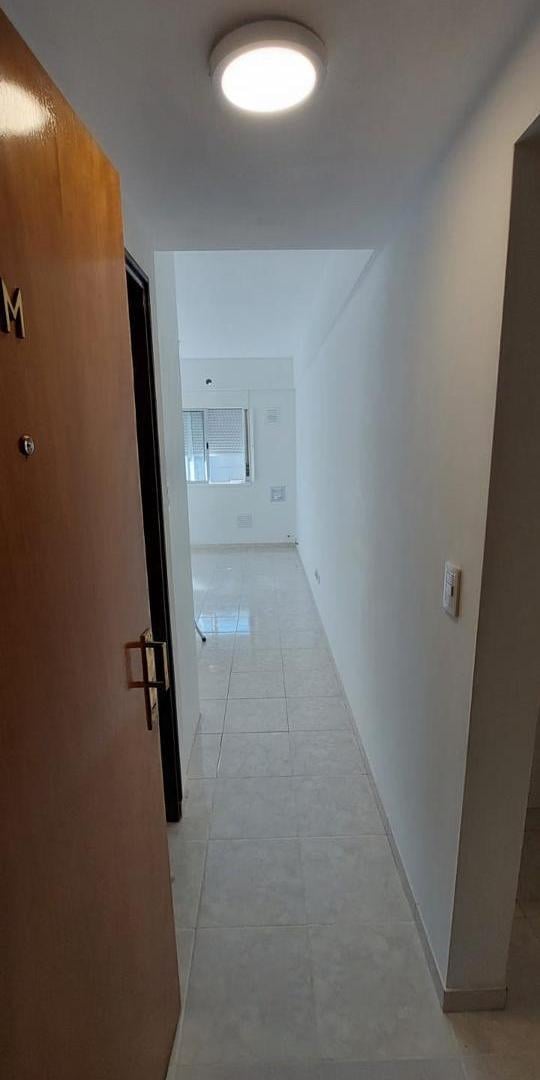 Foto de MONOAMBIENTE CON COCINA SEPARADA EN VENTA EN HAEDO NORTE – IDEAL, imagen 3