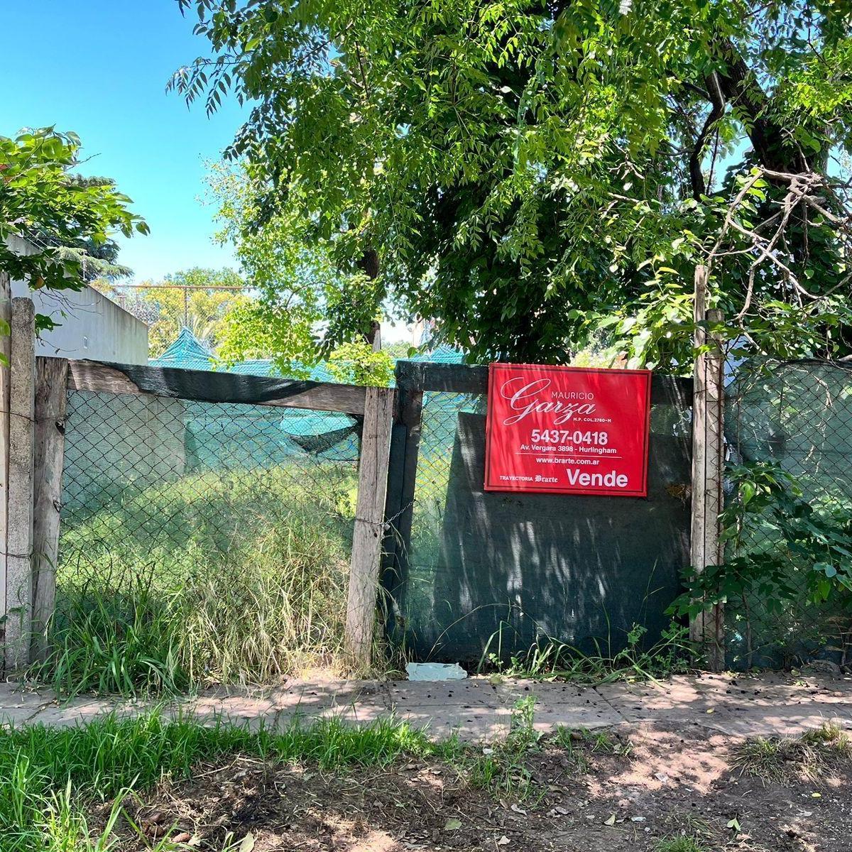 Lote de terreno en zona residencial