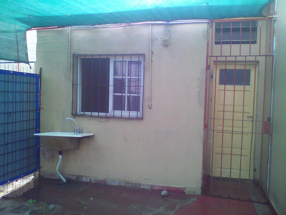 Casa en PH 2 Ambientes Al Frente con Patio 3