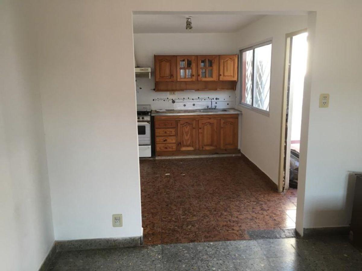 *** ANTICIPO 60% Y CUOTAS *** Casa PH en Esquina de 3 Amb c/ Patio y Terraza *** APTO CREDITO ***