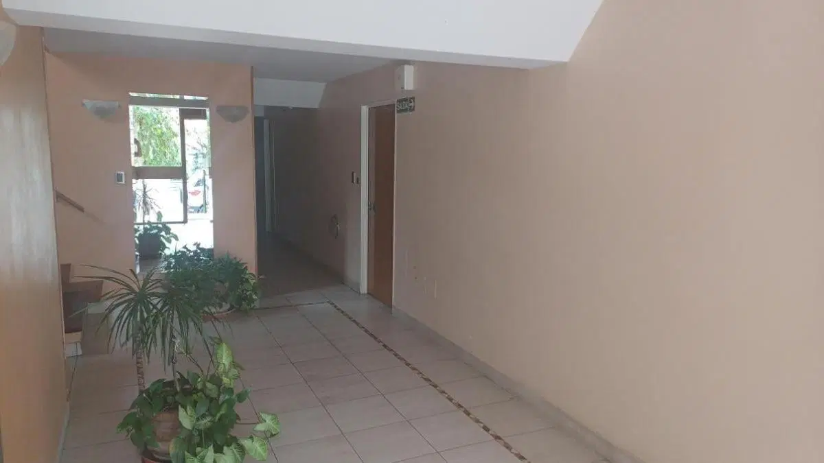 Departamento / Ph en Planta Alta 2 Ambientes Amplios con Patio Aterrazado 4