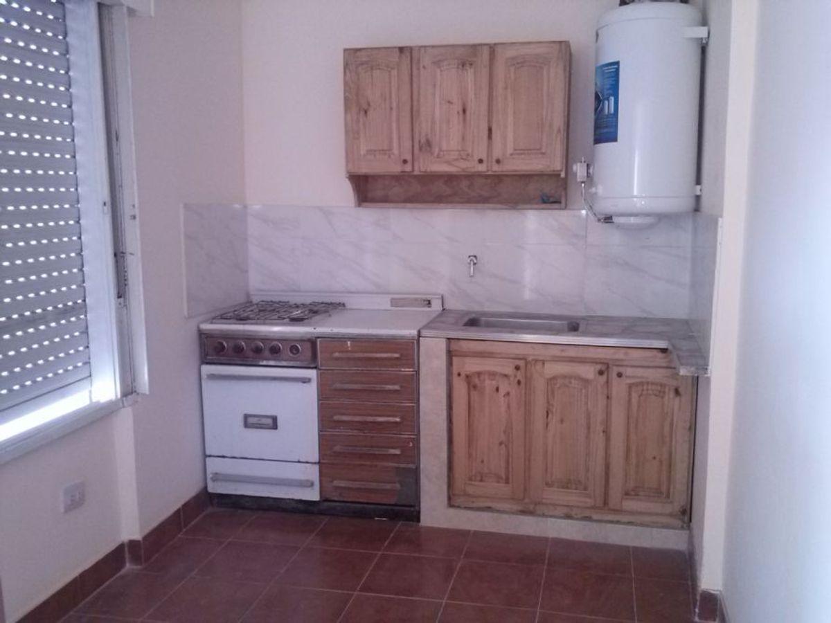 Foto de *** A 7 Cuadras de Estacion *** Casa Ph 2 Amb Interno c/ Patio ** Sin, imagen 1