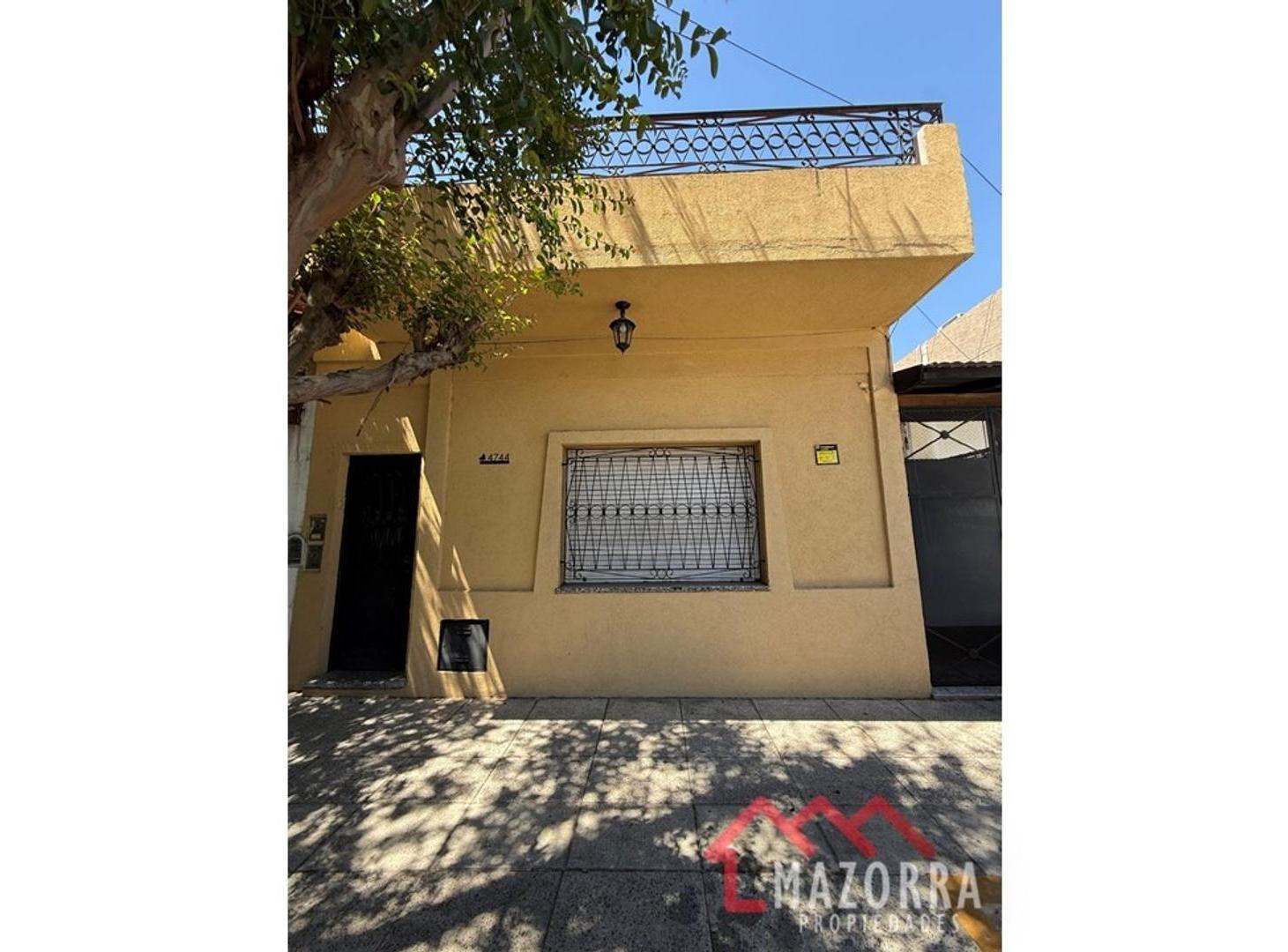 Casa en VENTA - Caseros