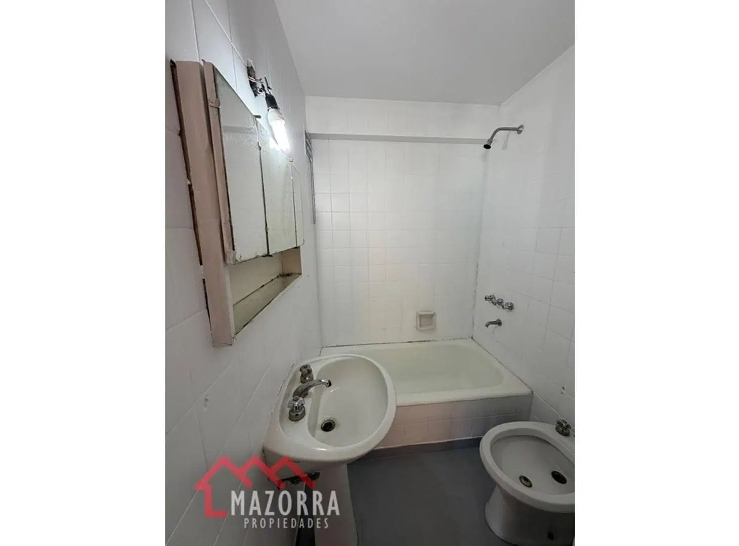 Departamento en ALQUILER - Caseros Centro 4