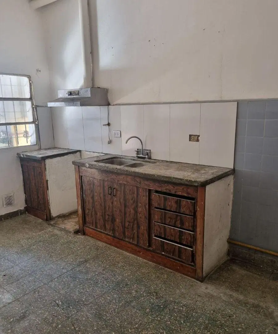 DUPLEX en lote propio (no PH) DE 3 AMBIENTES CON COCHERA OPORTUNIDAD ! PARA REFACCIONAR 5